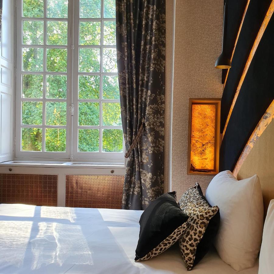 Chateau De De Lugny Hotel 5*