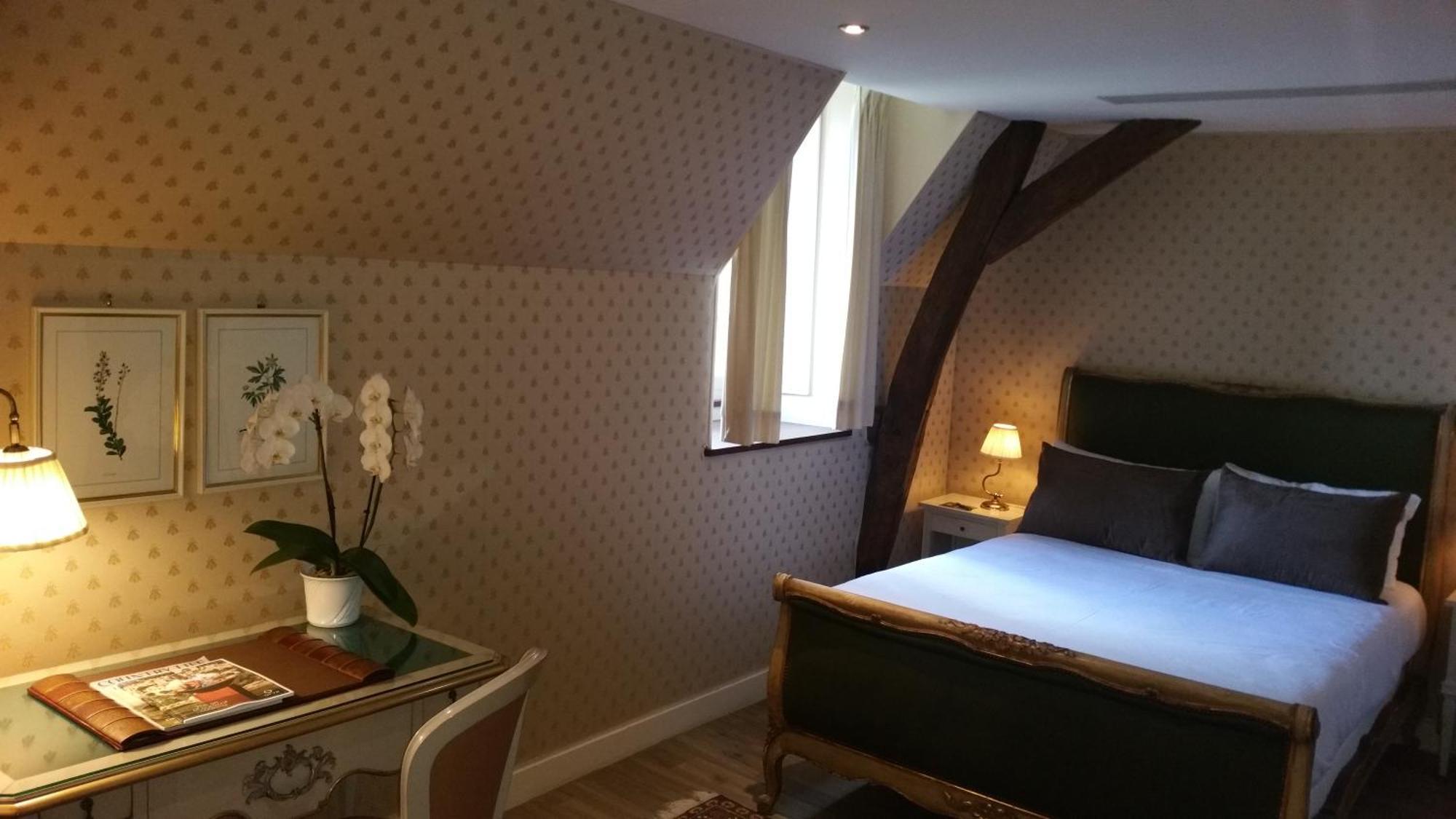 Hotel Chateau De De Lugny 5*