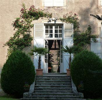 Chateau De De Lugny Hotel 5*