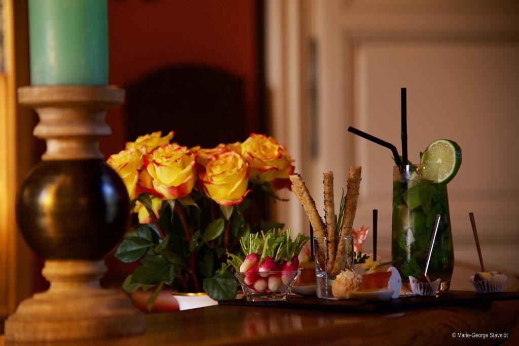 Chateau De De Lugny Hotel 5*