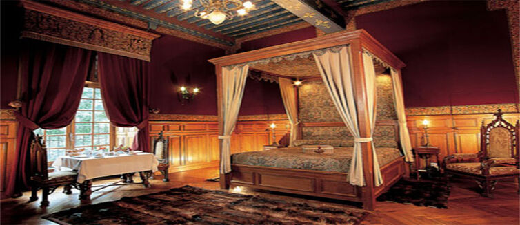 Chateau De De Lugny Vault-de-Lugny